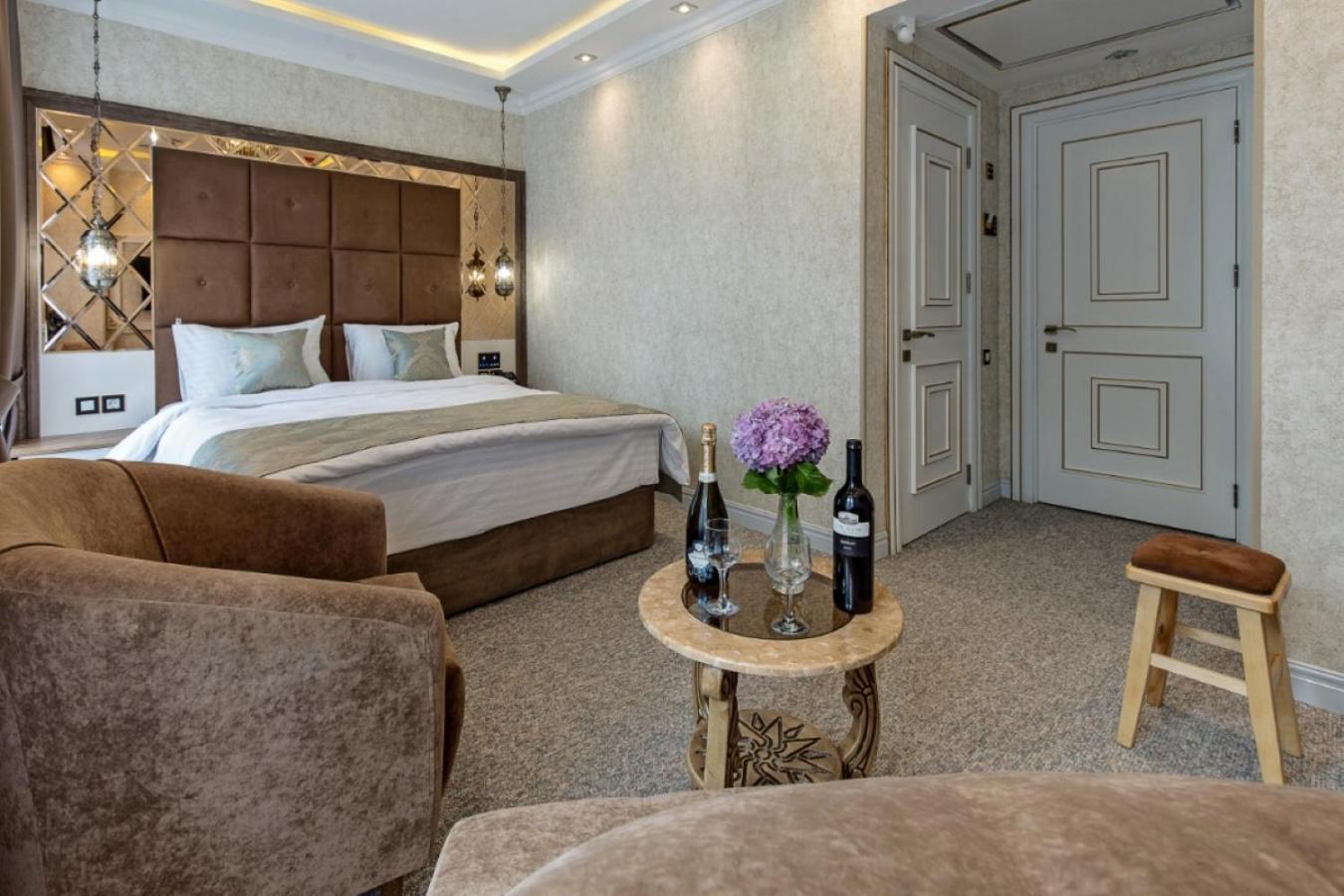 Aqua Hotel 第比利斯 外观 照片